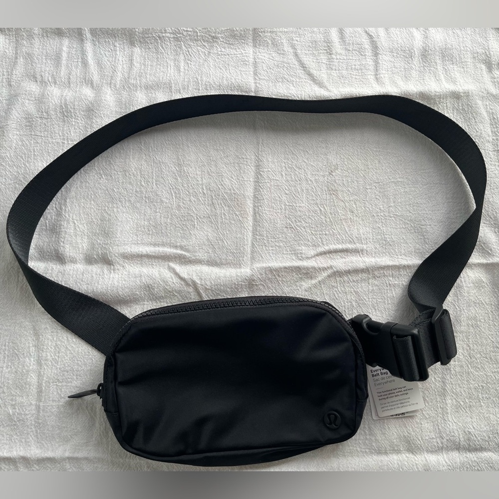 Brand New: lululemon athletica Everywhere Belt Bag